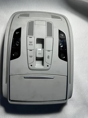 Audi A8 S8 D4 4H front seat dome light 4H0959613 - Image 1 of 4