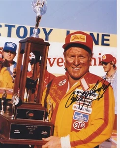 Coches Nascar de Colección Cale Yarborough autografiados autografiados de la corte 8x10 con certificado de autenticidad - Imagen 1 de 1