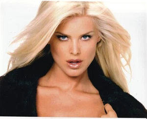 Victoria Silvstedt - schwedische Schauspielerin & Sängerin unsigniertes hochwertiges Foto - Bild 1 von 1