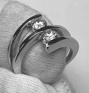 0.82 ct Ladies Round Cut Diamond Split Shank Anniversary Ring in Gold - Picture 1 of 8