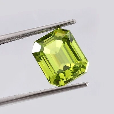 Flawless Ceylon Peridot Color Green Sapphire Loose Radiant Cut Gemstone 11x9 MM - Image 1 of 4