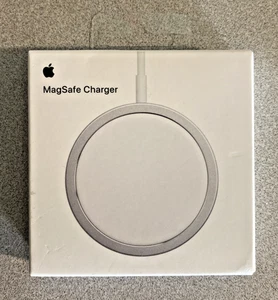 Apple MagSafe Charger Wireless Charging Pad USB-C A2140 iPhone Accessory New - Picture 1 of 4