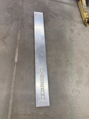 73-80 CHEVROLET CHEVY BLAZER PUERTA TRASERA INSERCIÓN MOLDURA PANEL DE MOLDURA Aluminio OEM Foto 1 de 4