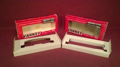 HO VARNEY 2 CAJAS ORIGINALES PARA VAGONES DE CARGA CON INSERTOS - 2464 C&NW y 2561 C&O Foto 1 de 4