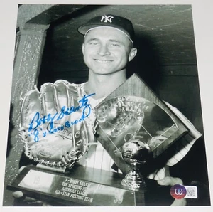 BOBBY SHANTZ AUTOGRAPHED 8X10 PHOTO (NEW YORK YANKEES) - BECKETT COA! - Picture 1 of 1