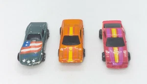 Lot Hot Wheels Mini Micro Chevy Chevrolet Camaro IROC-Z, Corvette & Ferrari - Picture 1 of 6