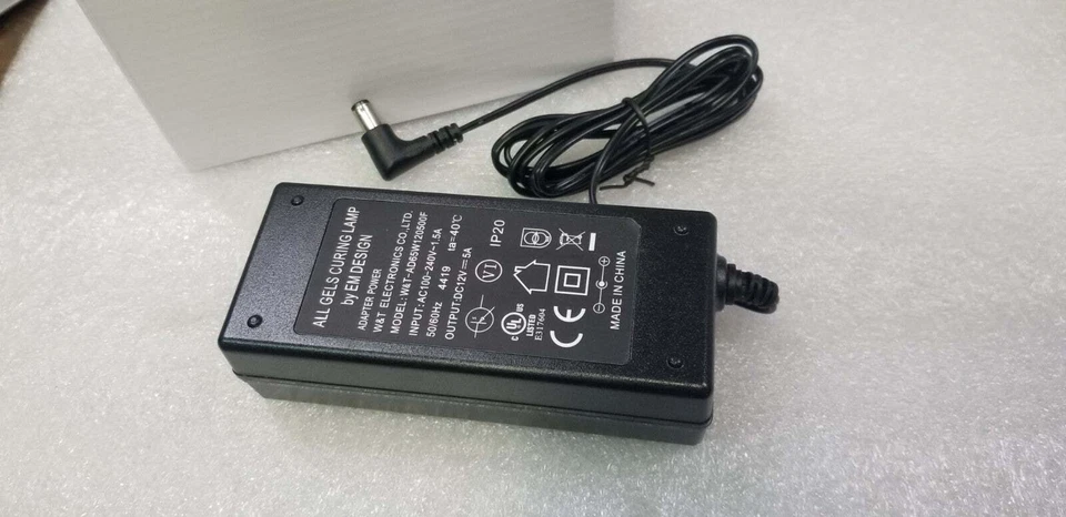 Fuente de alimentación para lámpara de curado de todos los geles Foto 1 de 1