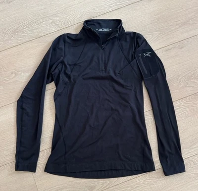 Pullover Arc'teryx para mujer mediano negro 1/4 cremallera manga larga poliéster Foto 1 de 4