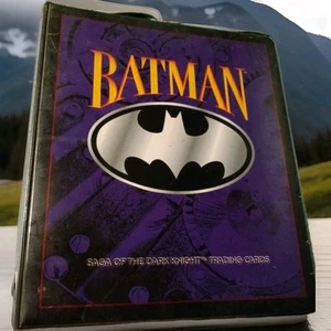 Batman: Saga of the Dark Knight Card Set 1-100,B1-5,Skydisk + binder Joker Bane - Picture 1 of 11