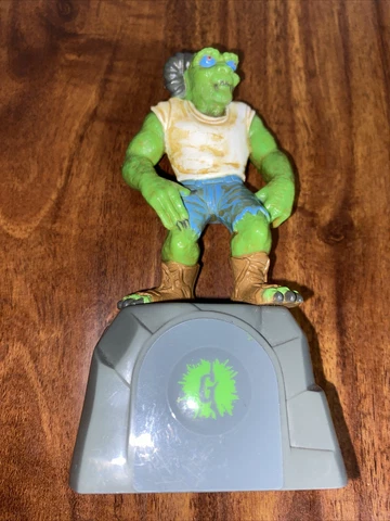 Goosebumps Collectibles #16 The Horror One Day At Horrorland Figure 1996, Works! Cover