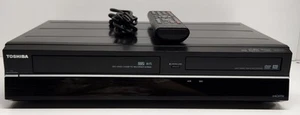 Toshiba DVR620KU Dolby DTS HDMI Combo VHS registratore lettore DVD con telecomando testato - Foto 1 di 14