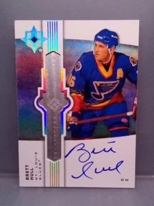 2021-22 Ultimate Collection Ultimate Emblems Autografi Brett Hull #UE-BH Blues - Foto 1 di 7