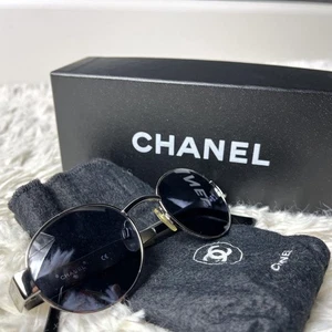 Gafas de sol estilo Boston Chanel - lentes azules, marco plateado - Imagen 1 de 7