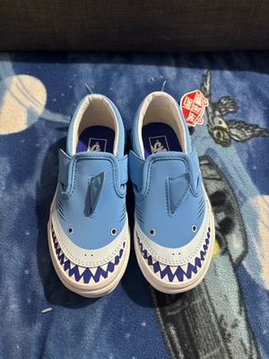 Vans Clásicos Zapatos de Skate Sin Cordones Azul Tiburón/Blanco Verdadero para Niños Talla 12c EE. UU. NUEVOS Foto 1 de 4