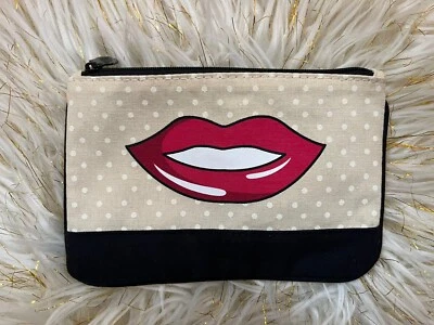 Bolso Glam Maquillaje Ipsy Junio 2017 Labios Rojos Blanco Lunares Cosmético 5x7 Negro Tostado Foto 1 de 4