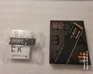 Western Digital WD_BLACK SN850X 4TB Gen 4 M.2 NVMe Internal SSD WDS400T2X0E - Afbeelding 1 van 7