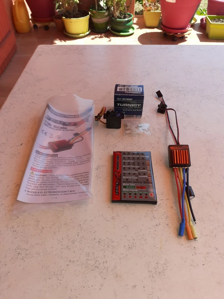 Voiture rc 1/18 contrôleur brushless Trackstar avec carte et servo pignons métal - Image 1 of 1