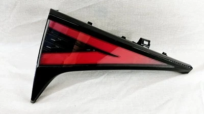 2023 2024 KIA SPORTAGE LEFT DRIVER SIDE INNER LED TAILLIGHT LAMP OEM - Image 1 of 4