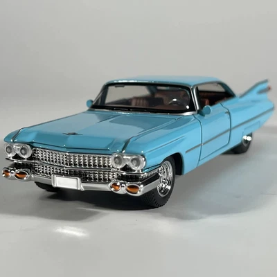1:32 Scale Cadillac Eldorado Biarritz Classic Retro Diecast Metal Alloy Car - Image 1 of 4