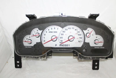 Cuadro de instrumentos velocímetro 04 05 tablero montañero medidores 101.943 millas Foto 1 de 4