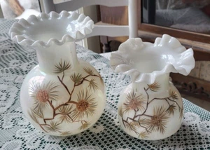 PAIR OF VINTAGE WHITE IRIDESCENT PINE CONE VASES - Picture 1 of 1