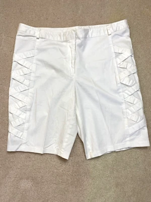 Pantalones Cortos Nicole Miller Blanco Algodón Preppy Talla 12 Tiro Alto Entrecruzado Chino Foto 1 de 4