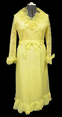 Vestido de dama de honor vintage de los años 60 de encaje amarillo con volantes de gasa talla 12 sin marca Foto 1 de 3