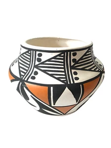 Native American Acoma Pueblo Fine Line Hand Painted Pottery by Joe Acoma NM - Picture 1 of 6