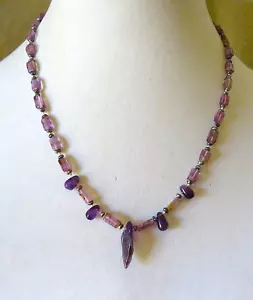 Collar colgante con colmillos de amatista y perlas con bailarines - Imagen 1 de 3