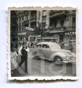 altes Foto 1930er, 1940er Strassenszene "Oberschlesien"-Zug, 6x6cm - Bild 1 von 1