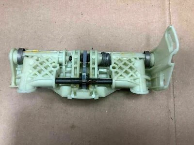 MERCEDES-BENZ 2004 E500 W211 REPOSACABEZAS CENTRAL TRASERO MECANISMO MOTOR FÁBRICA Foto 1 de 3