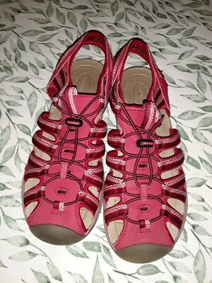 Croft Barrow Women SZ 8 Red Pink White Gray Closed Toe Bungee Slide Sport Sandal - Image 1 of 4