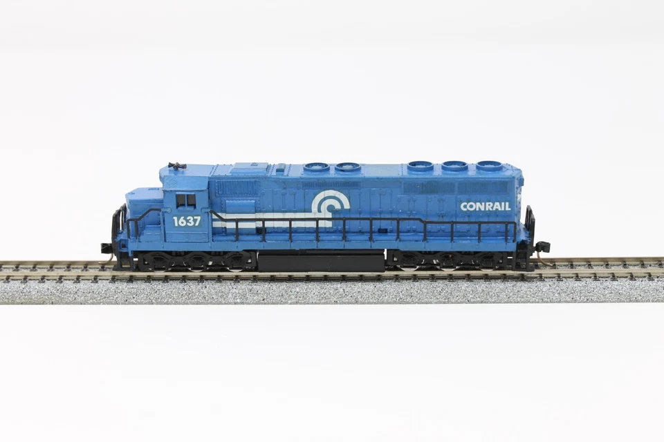 N Scale Model Power SD45 Diesel Locomotive Conrail CR 1637 Blue DC - Image 1 of 4