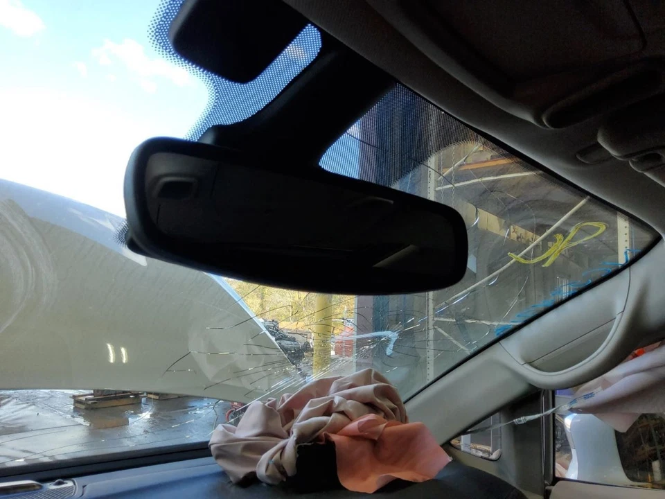 Rear View Mirror Without Automatic Dimming Fits 18-25 PACIFICA 512718 - Image 1 of 1