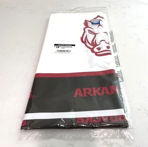 ARKANSAS RAZORBACKS PREMIUM PLASTIC TABLE COVER - Picture 1 of 3