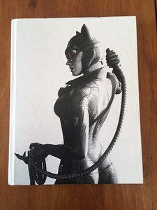 Batman Arkam City - Official Strategy Guide & 6 pristine poster cards - 2011