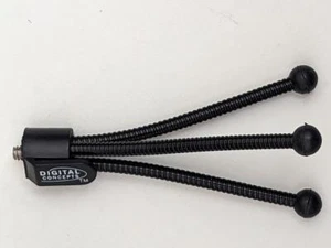 Digital Concepts Mini Tripod for close up photography - flexible legs - Picture 1 of 2