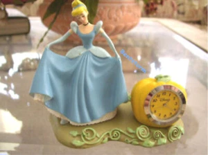 NUEVO Disney Princesa Cenicienta Azul Vestido de Baile Resina Figura y Reloj de Escritorio Calabaza - Imagen 1 de 5