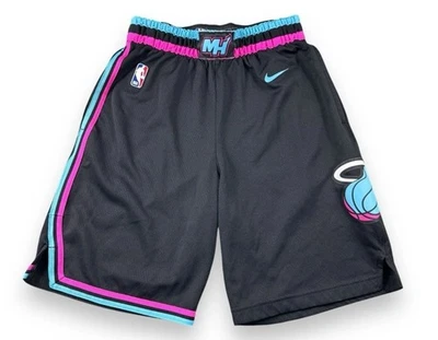 Pantalones Cortos Nike Engineered NBA Miami Heat Vice City Connect Para Hombre Talla Pequeña 30 Foto 1 de 4