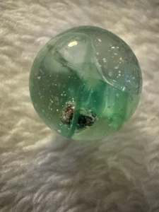 Vintage Marble Cats Eye w 1 Vane & Inclusion - Picture 1 of 7