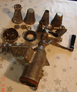 SOLIA 8 FLEISCH/TEIG/GEBÄCK/SAFT/MOHN KÜCHENMASCHIENE PRESSE REIBE  MANUELL ALT - Bild 1 von 12