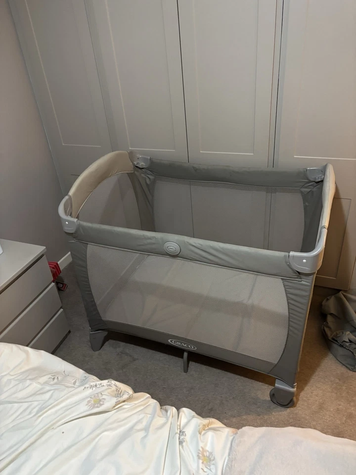 Graco Travel Cot - Image 1 of 4
