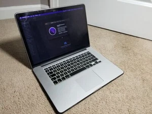 MacBook Pro 15.4" mid 2015 i7-4870hq 2.5ghz - 16gb RAM - 1tb ssd - r9 m370x 2gb - Picture 1 of 12