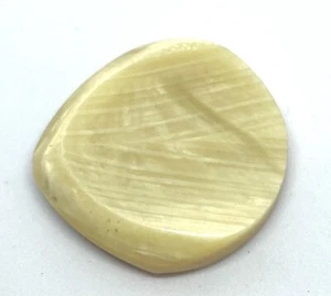 Butter Yellow Grooved Rounded Shank Buttons 30.5mm X 2 Pcs Coat Jacket Knit - Picture 1 of 7