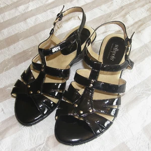NWOB Sz 8W WIDE Softspots CAYLEE Black Leather Comfort Open Toe Sandals Shoes - Picture 1 of 16