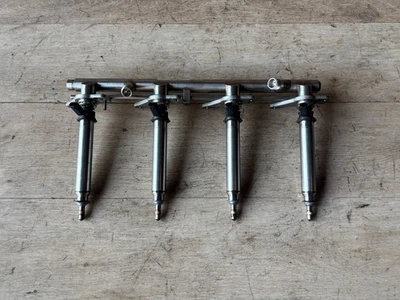 MERCEDES BENZ E550 CLS GL450 S550 OEM V8 RIGHT FUEL RAIL LINE FUEL INJECTORS - Image 1 of 4