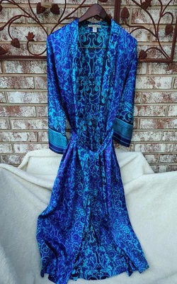 Bata Oscar De La Renta satinada floral larga con 2 bolsillos talla S. Foto 1 de 4