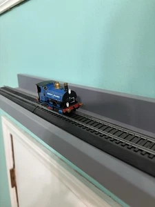 Hornby CUSTOM RARE R3429 Peckett W4 0-4-0 Huntley and Palmers No 832 - Picture 1 of 5