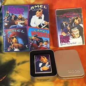 VINTAGE ZIPPO 1997 CAMMELLO JOE VIOLA TUX CONFEZIONE LUCI CAMMELLO CARTE CROMATE E SOTTOBICCHIERI - Foto 1 di 17