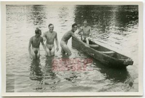 FOTO ORIGINAL DE DESNUDOS ALEMANES DE LA SEGUNDA GUERRA MUNDIAL DESNUDOS SOLDADOS DESNUDOS TOMANDO EL SOL DIVIÉRTETE - Imagen 1 de 1